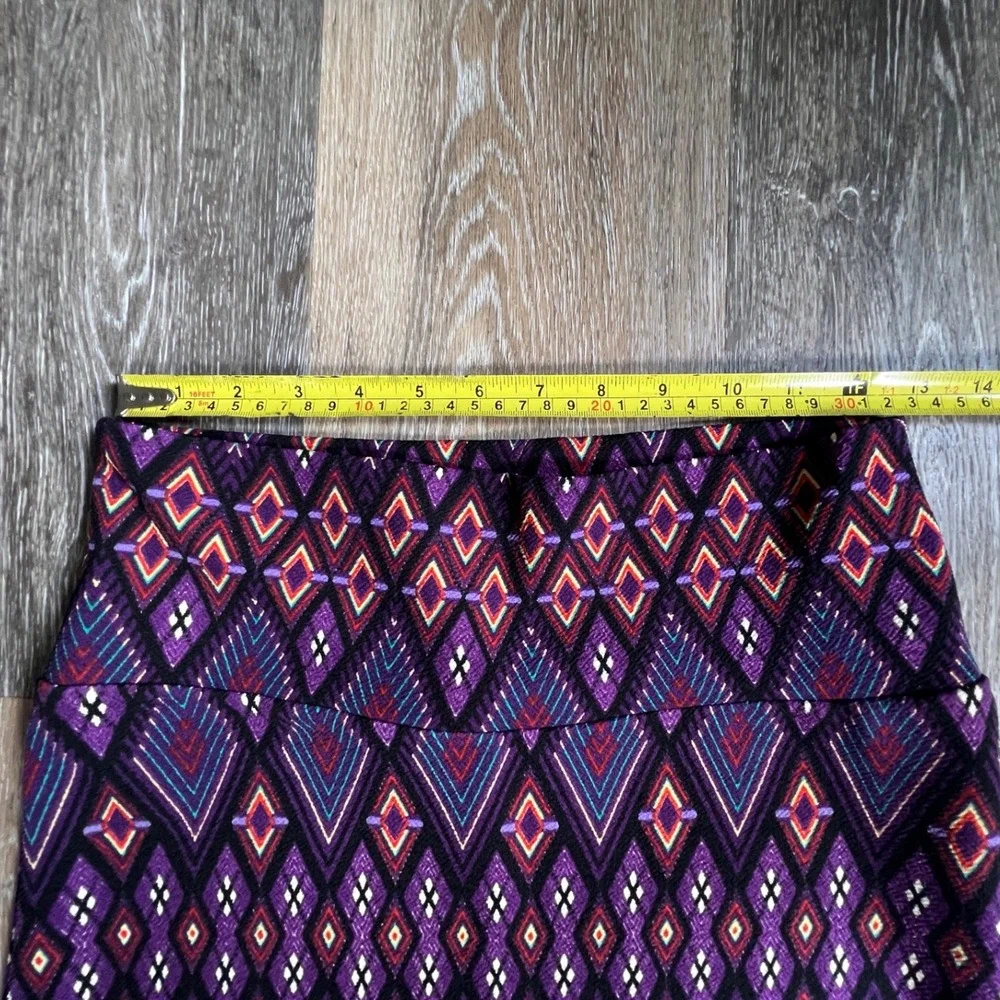 LuLaRoe Cassie Pencil Skirt Women Small Purple Geometric Diamond Print Stretch - Picture 3 of 6